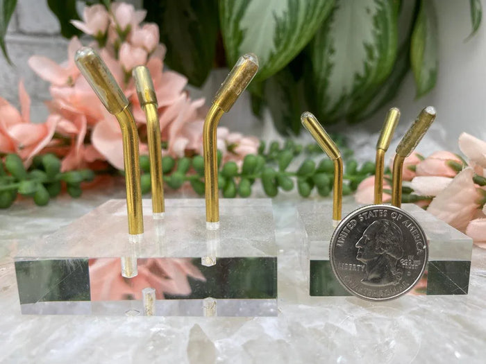 Gold-Metal-and-Acrylic-Sphere-Stand
