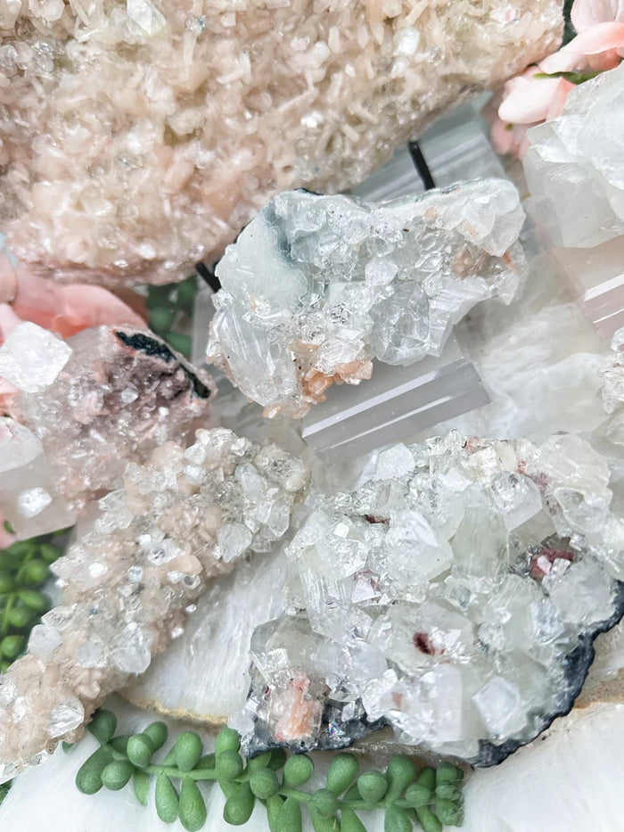 stilbite-on-apophyllite