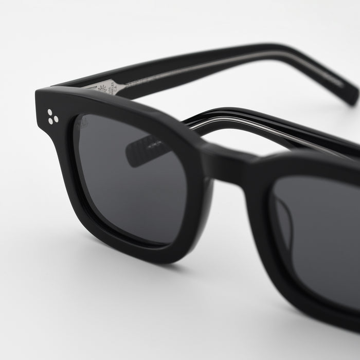 Black / Black