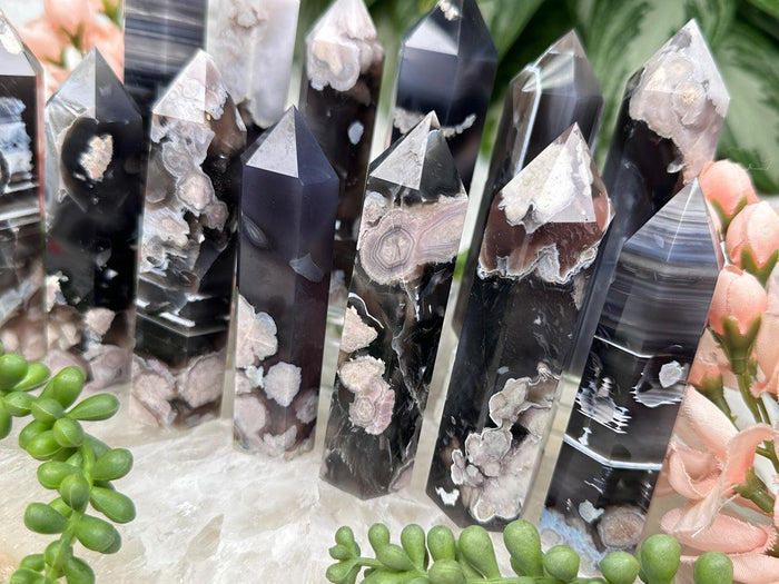 gray-flower-agate-points