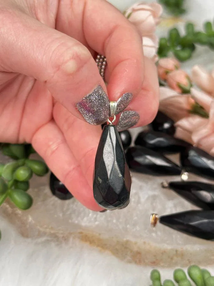 faceted-shungite-pendant