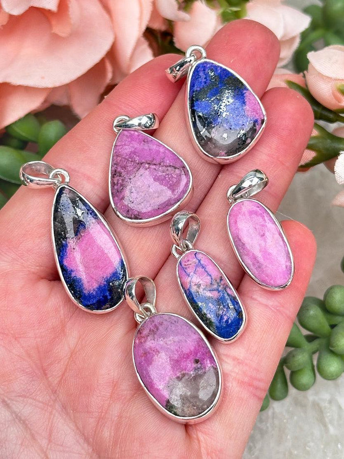 cobalto-calcite-with-azurite-pendants