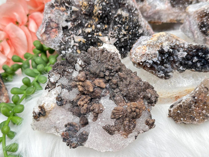 druzy-chalcedony-on-morocco-quartz