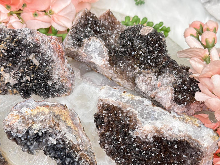 Dark Quartz Clusters