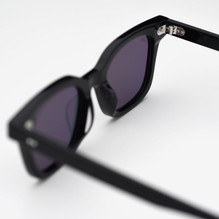 Black / Black