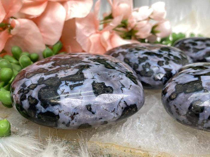 black-purple-indigo-gabbro-hearts
