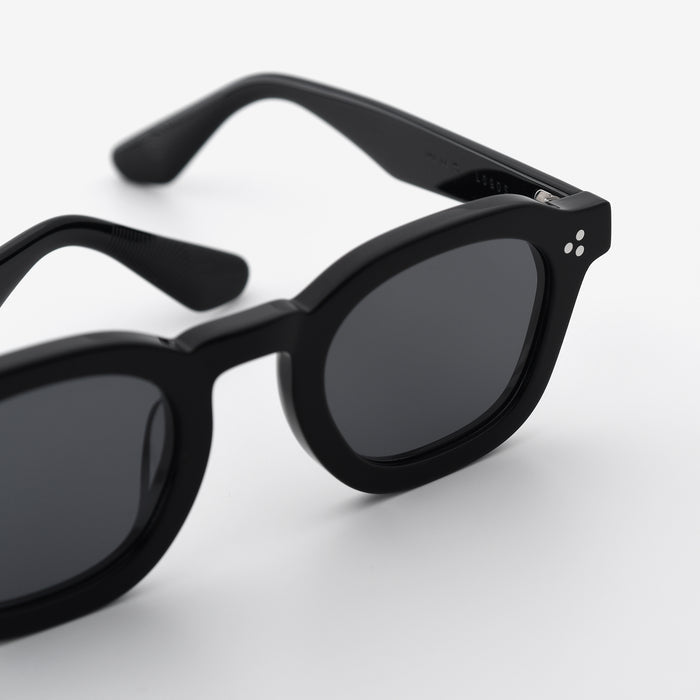Black / Black