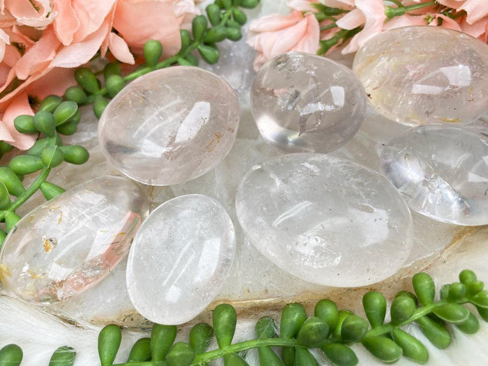 quartz-palm-stones
