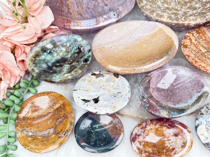 colorful-ocean-jasper-crystal-dishes