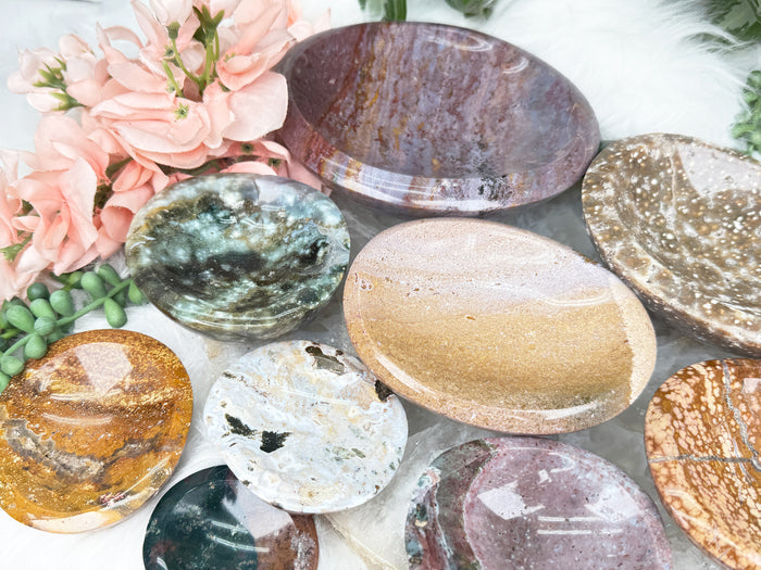 colorful-ocean-jasper-crystal-dishes