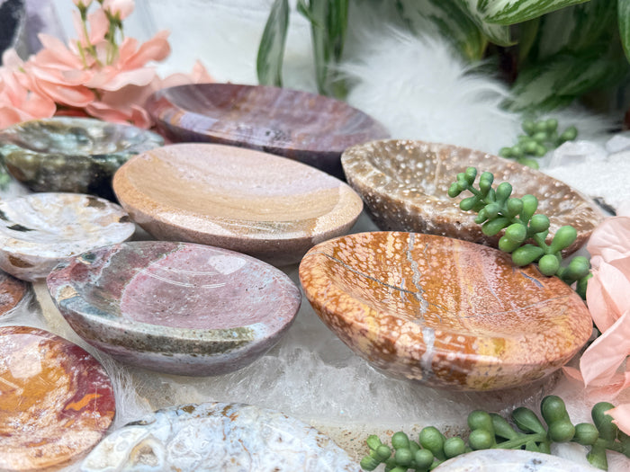 colorful-ocean-jasper-crystal-dishes