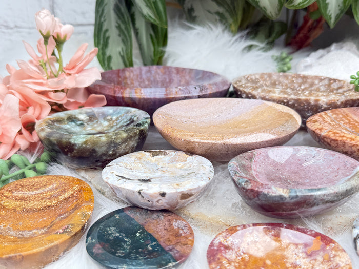 colorful-ocean-jasper-crystal-dishes