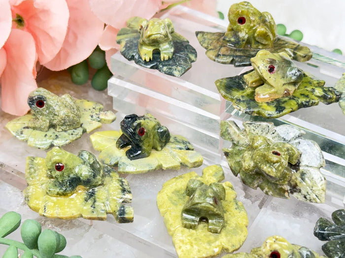 small-green-serpentine-frog-crystals