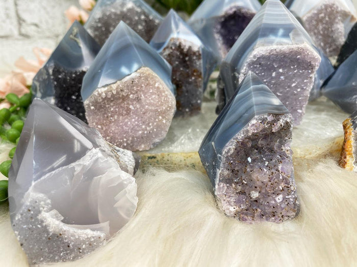 tiny-gray-amethyst-agate-points