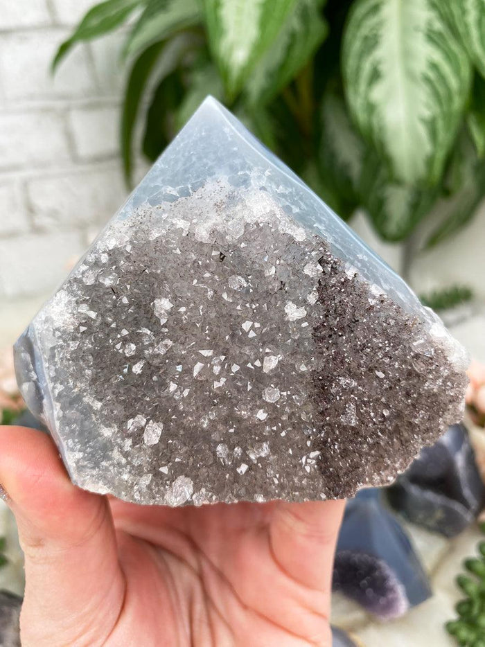 sparkle-gray-agate-quartz-point