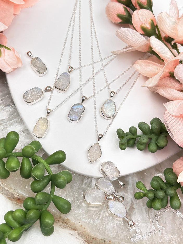 moonstone-birthstone-necklace