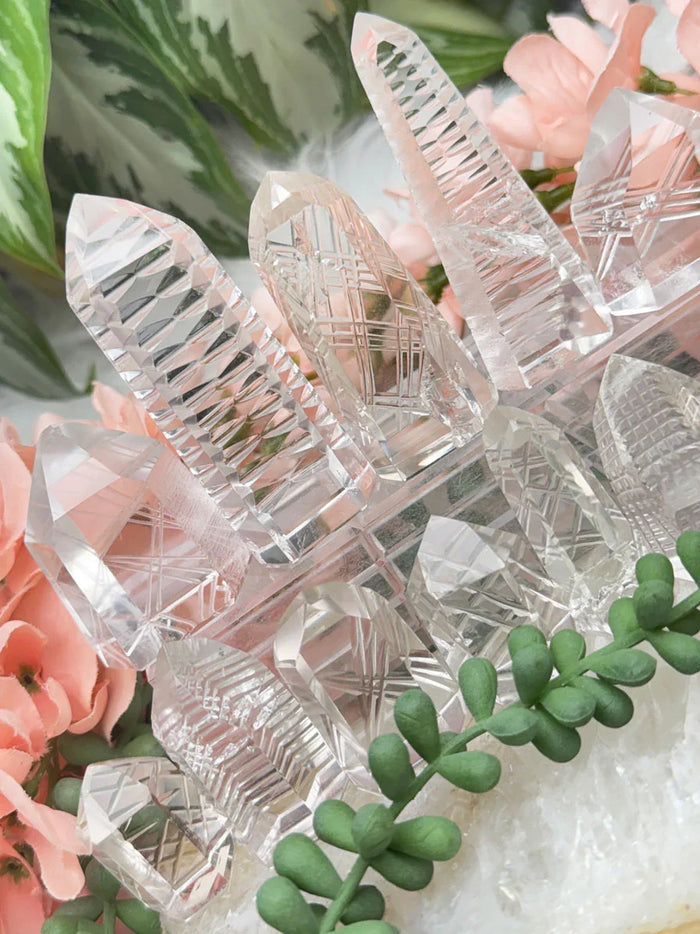 detailed-walter-lopes-quartz-carvings