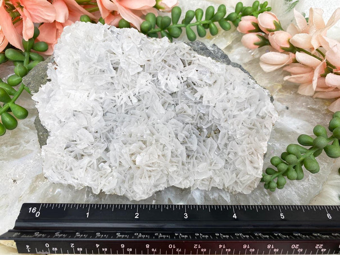 white-blade-calcite-clusters